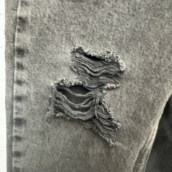 BDG Mom High Waisted Jeans Black - Picture 6 of 9